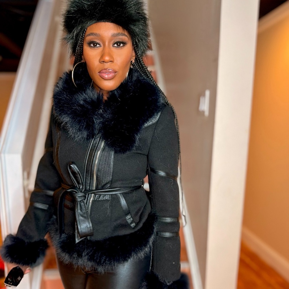 Elegant Black Fur-Trimmed Women's Jacket